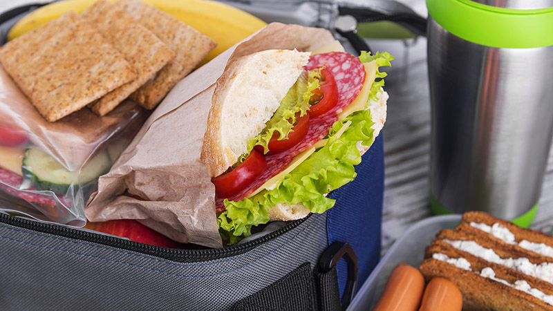 maaltijd meenemen voor picknick of lunch